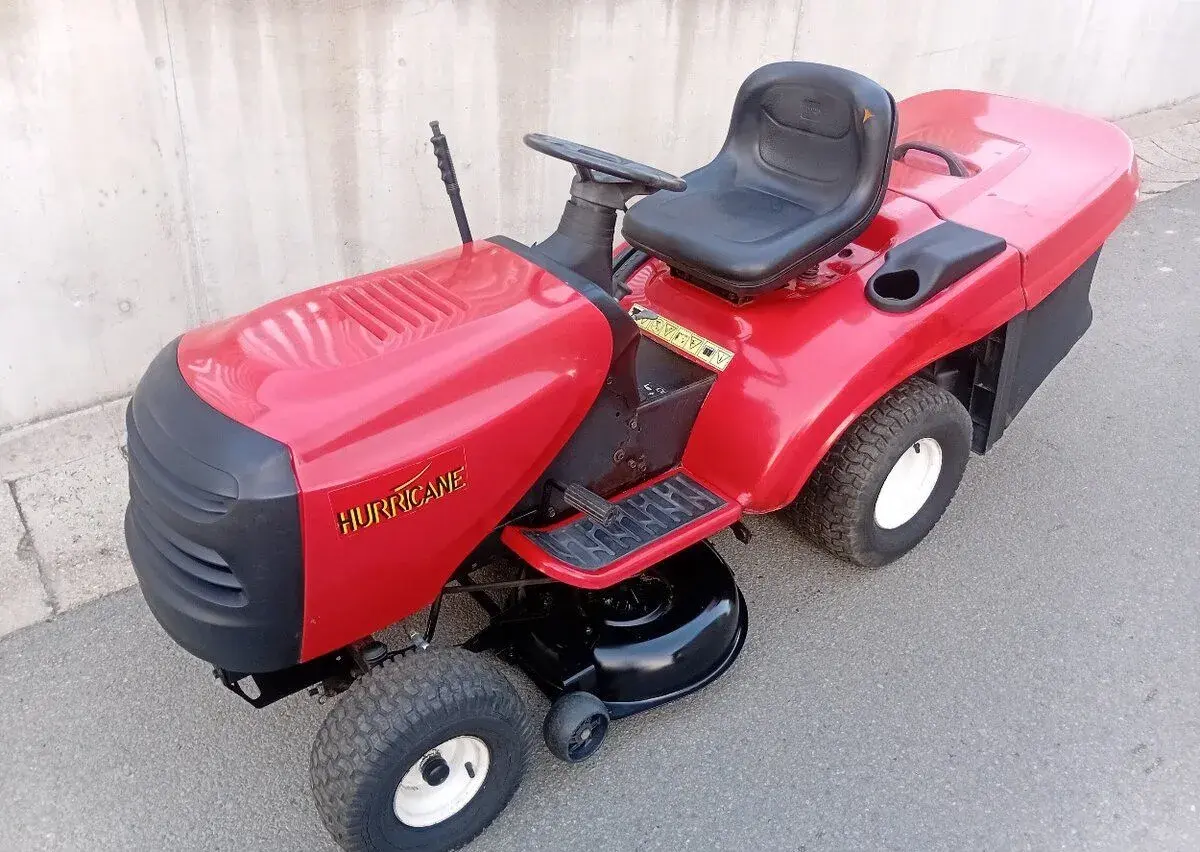 Zahradní traktor Hurricane ( Husqvarna )