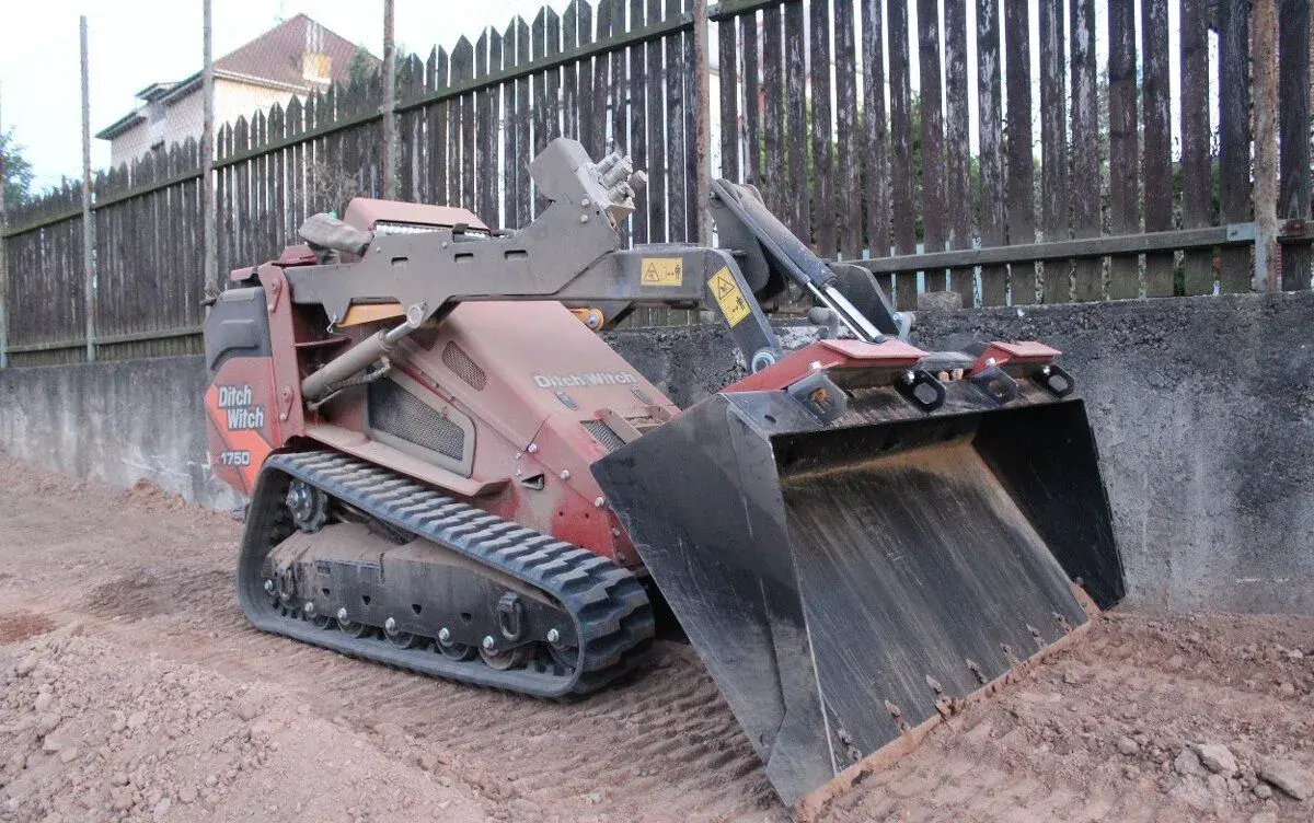 Zemní a výkopové práce mininakladačem Ditch Witch - Kladno