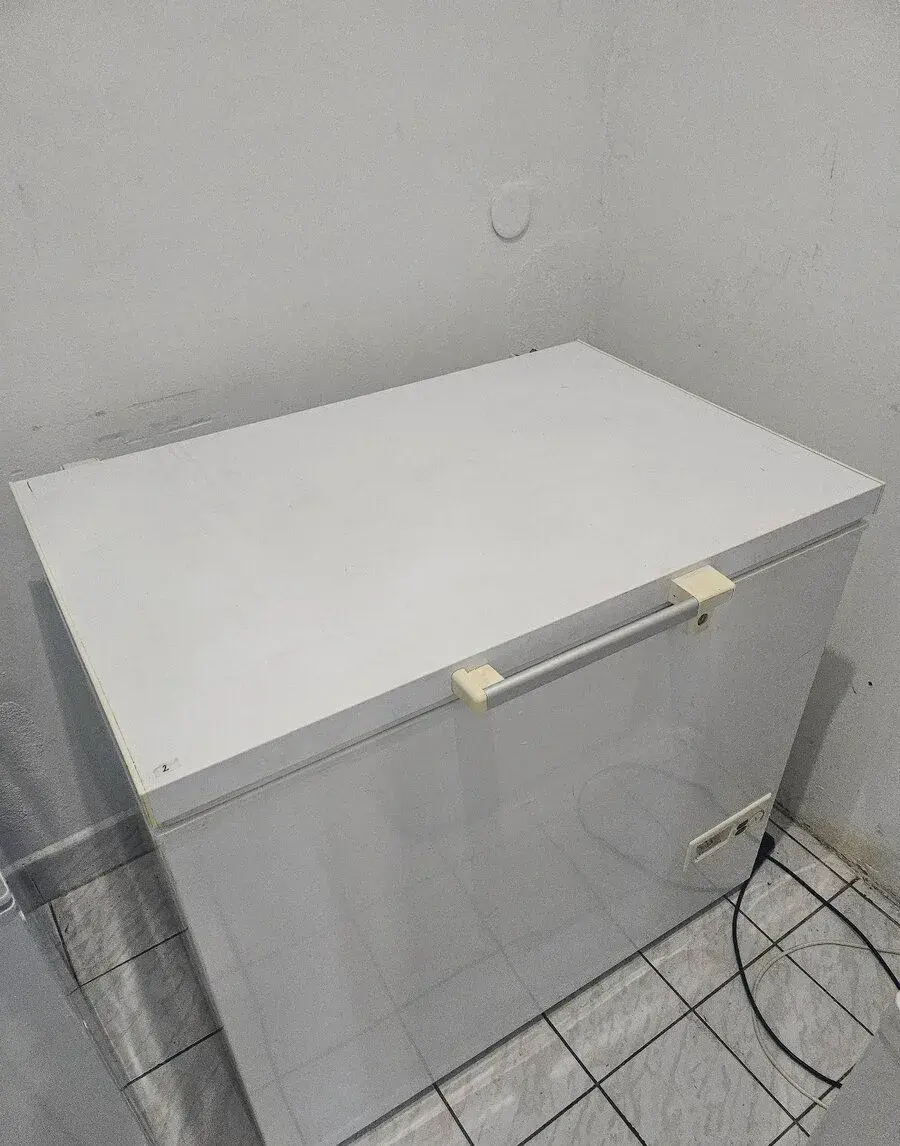 Pultový gastro mrazák