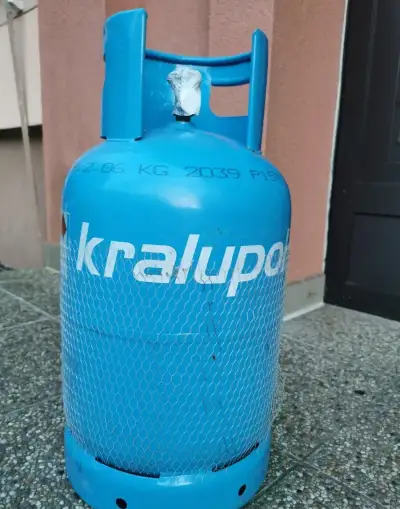 Propan butanova láhev, bomba