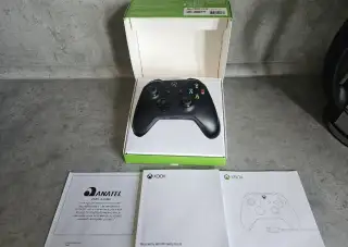 Ovladač Xbox One (Model 1708) – kompletní balení / krabice