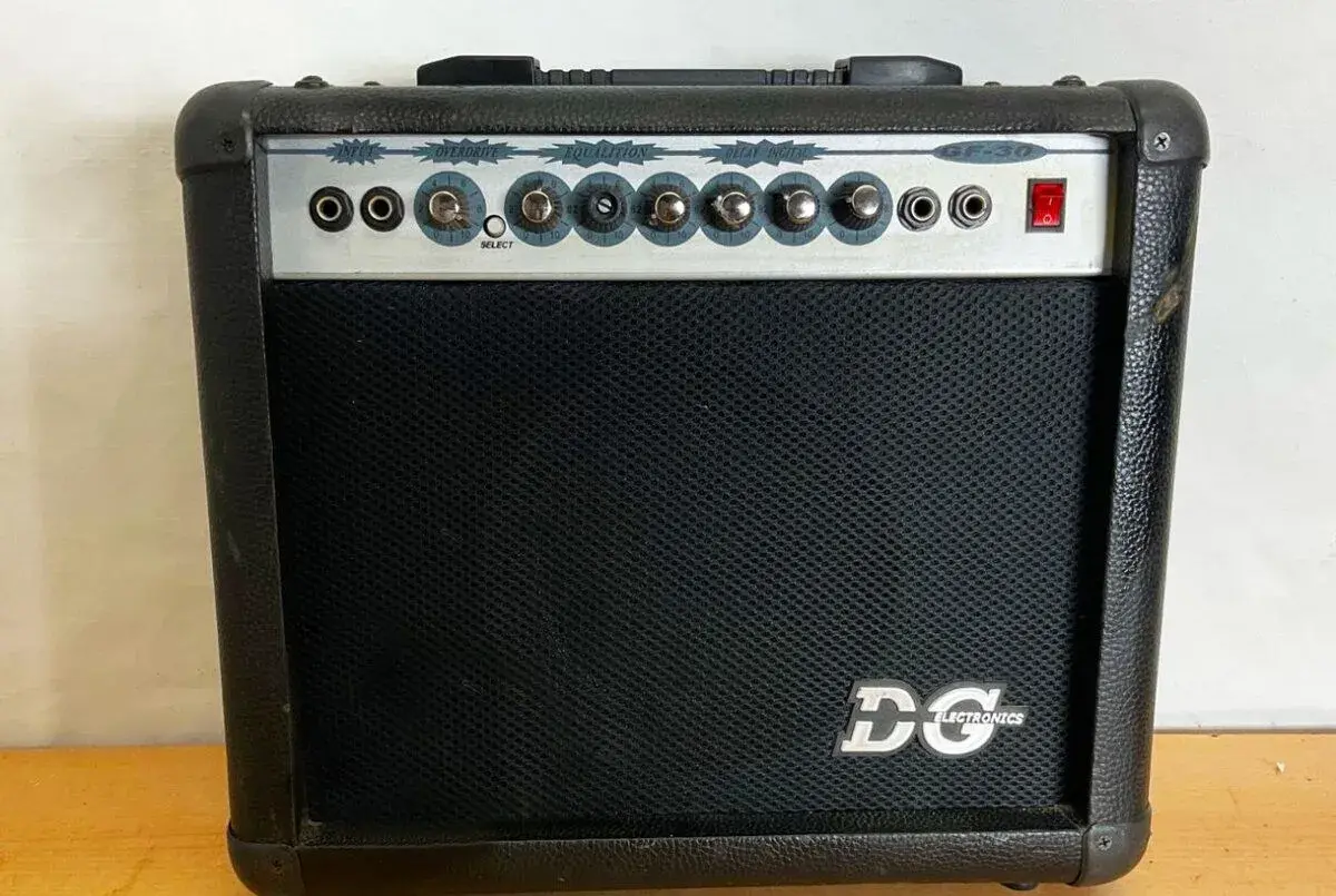 Kytarové KOMBO DG Electronics GF - 30Watt
