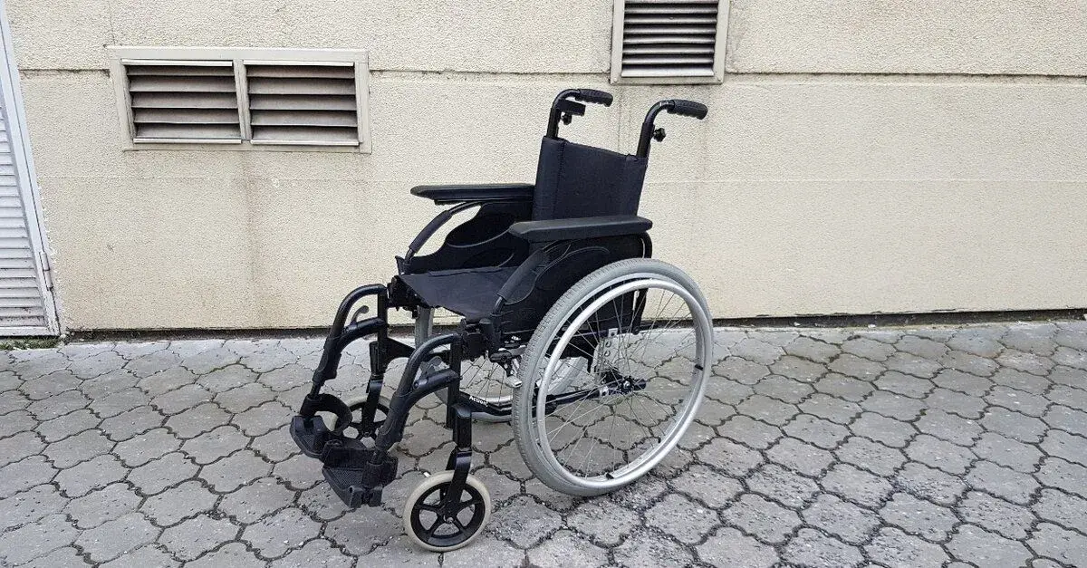 Invalidní vozík odlehčený skládací