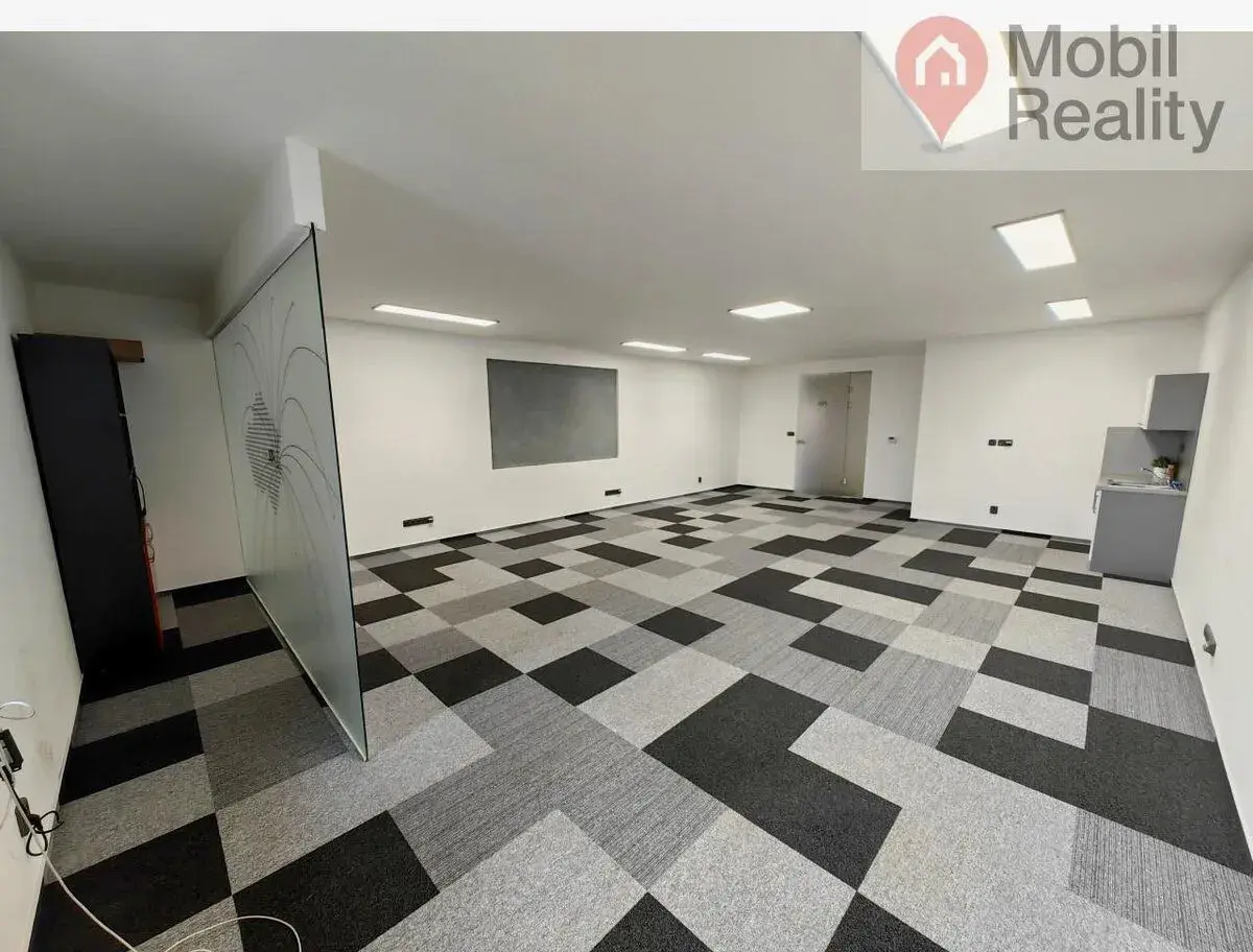 Pronájem kanceláře 67m2 Holýšov