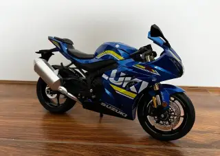 Suzuki GSX-1000R, 1:9