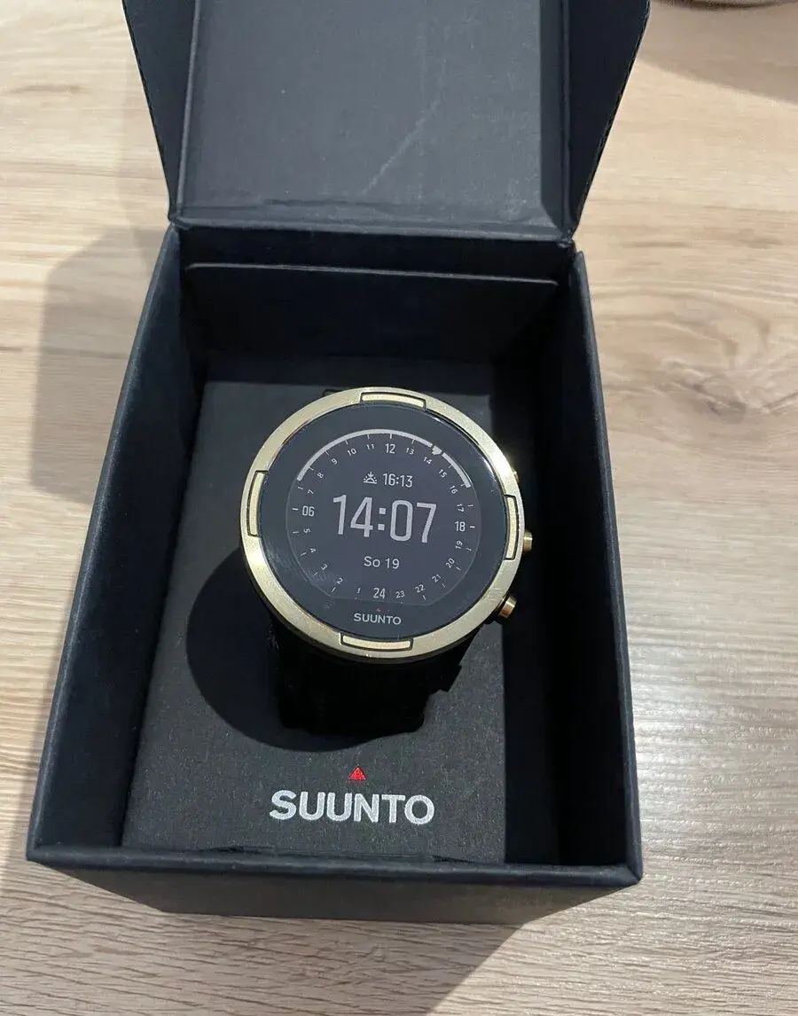 Hodink Suunto 9 Baro gold