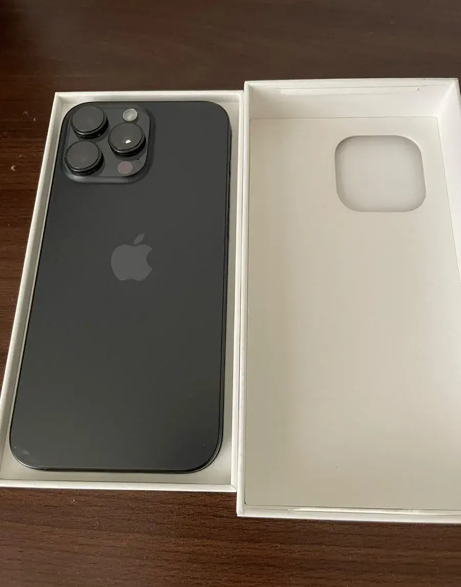 Iphone 16 Pro Max Black Titanium 256 GB- stav