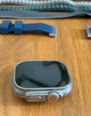 Apple Watch Ultra 2 49mm titan GPS+Cellular + 5 řemínků