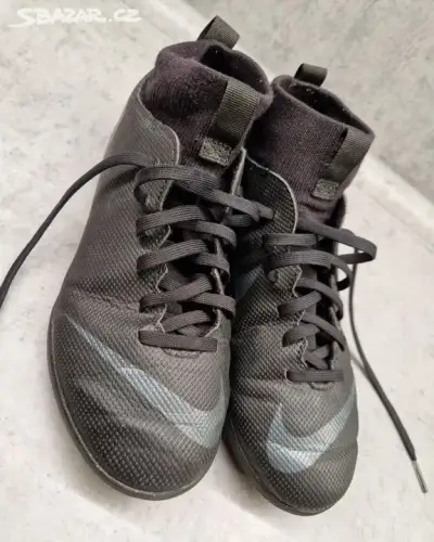 Dětské chlapecké kopačky turfy NIKE vel.35,5