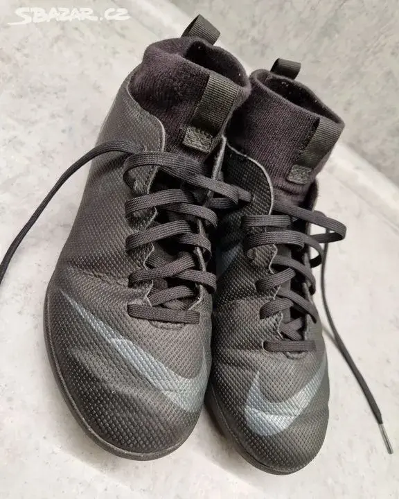 Dětské chlapecké kopačky turfy NIKE vel.35,5