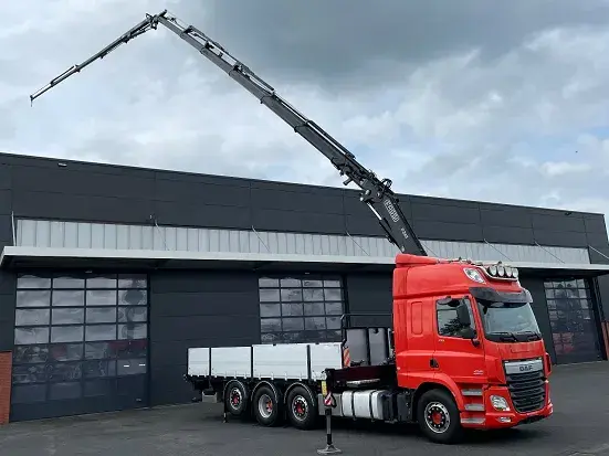 DAF CF510 8x2 - valník s hydraulickou rukou FASSI