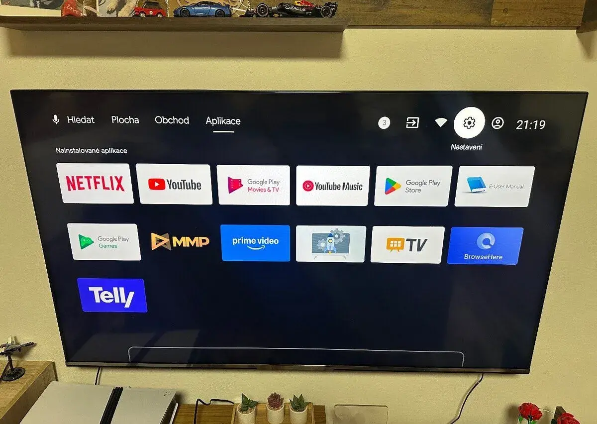 JVC 65” televize