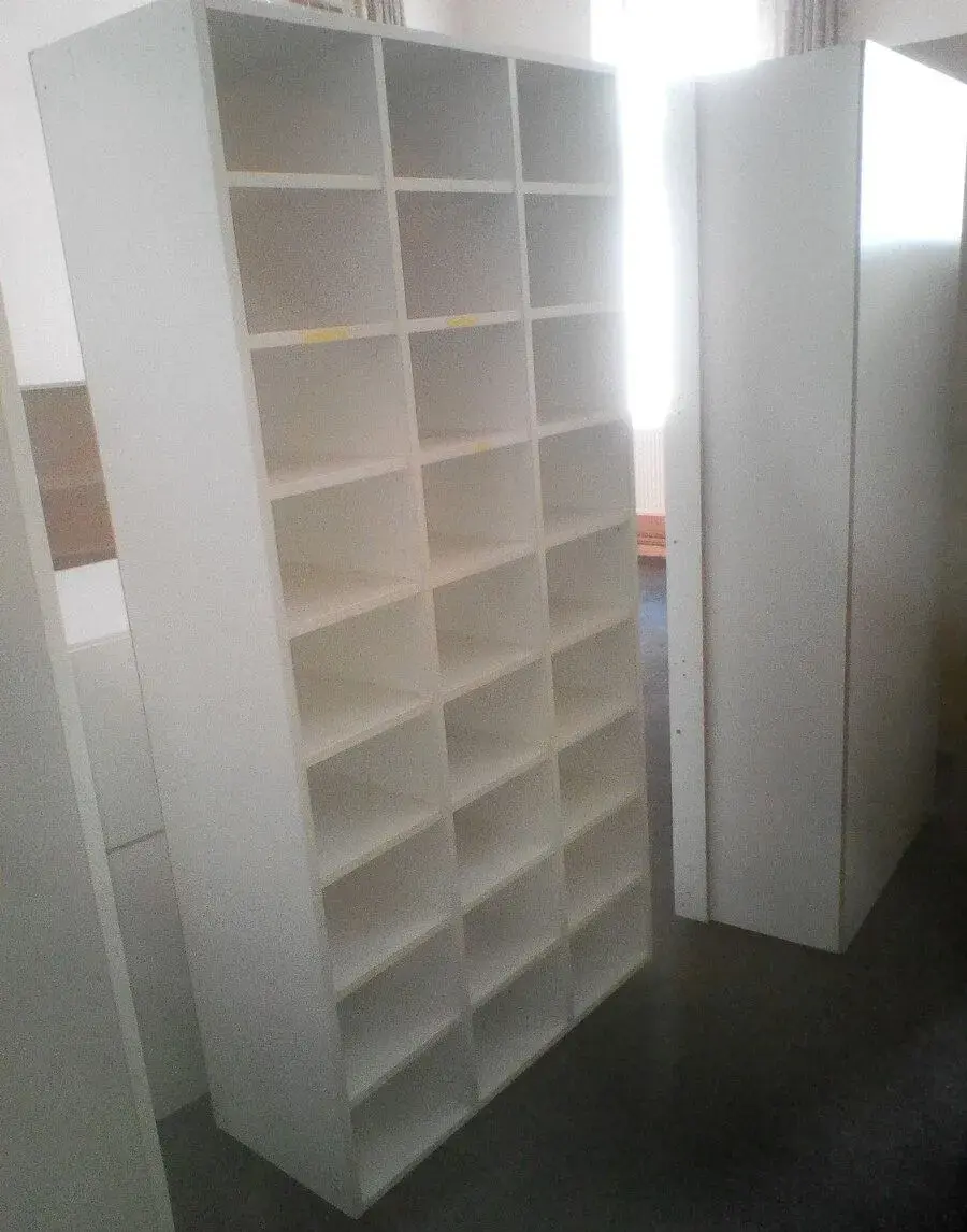 Poličková skříň otevřená - tři řady