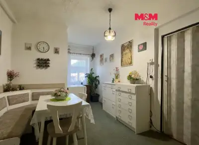 Pronájem bytu 3+1, 81 m², Zákolany