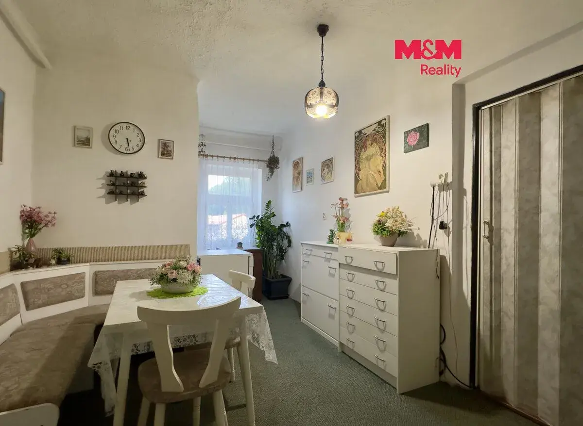 Pronájem bytu 3+1, 81 m², Zákolany