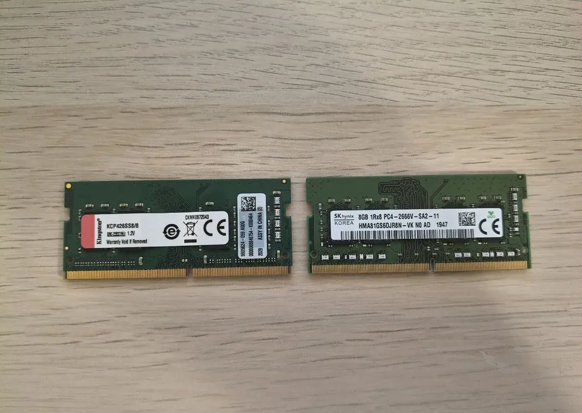 DDR4 2× 8GB SODIMM (2666 MHz)