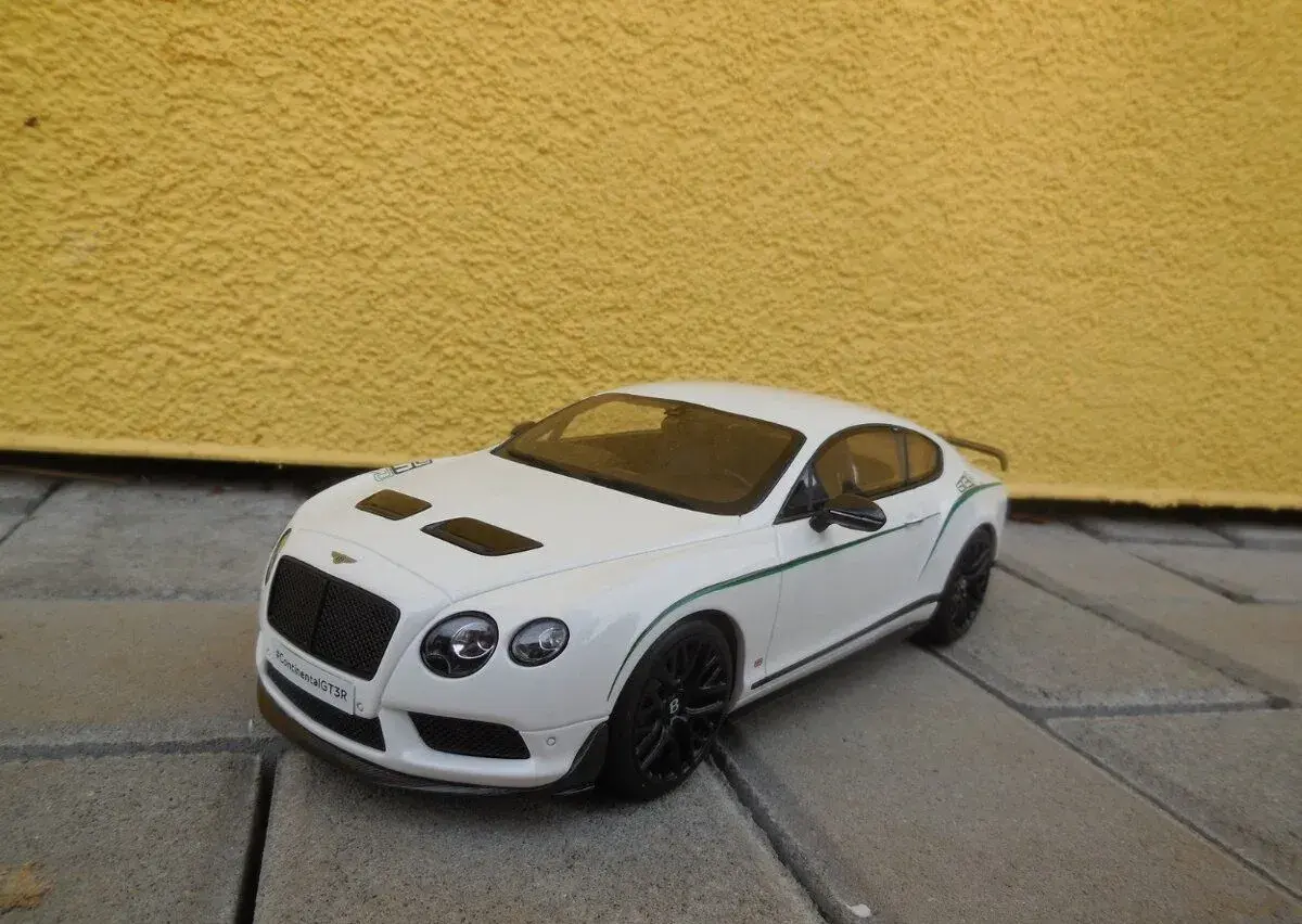 Bentley Continental GT3-R - 1/18 GT Spirit