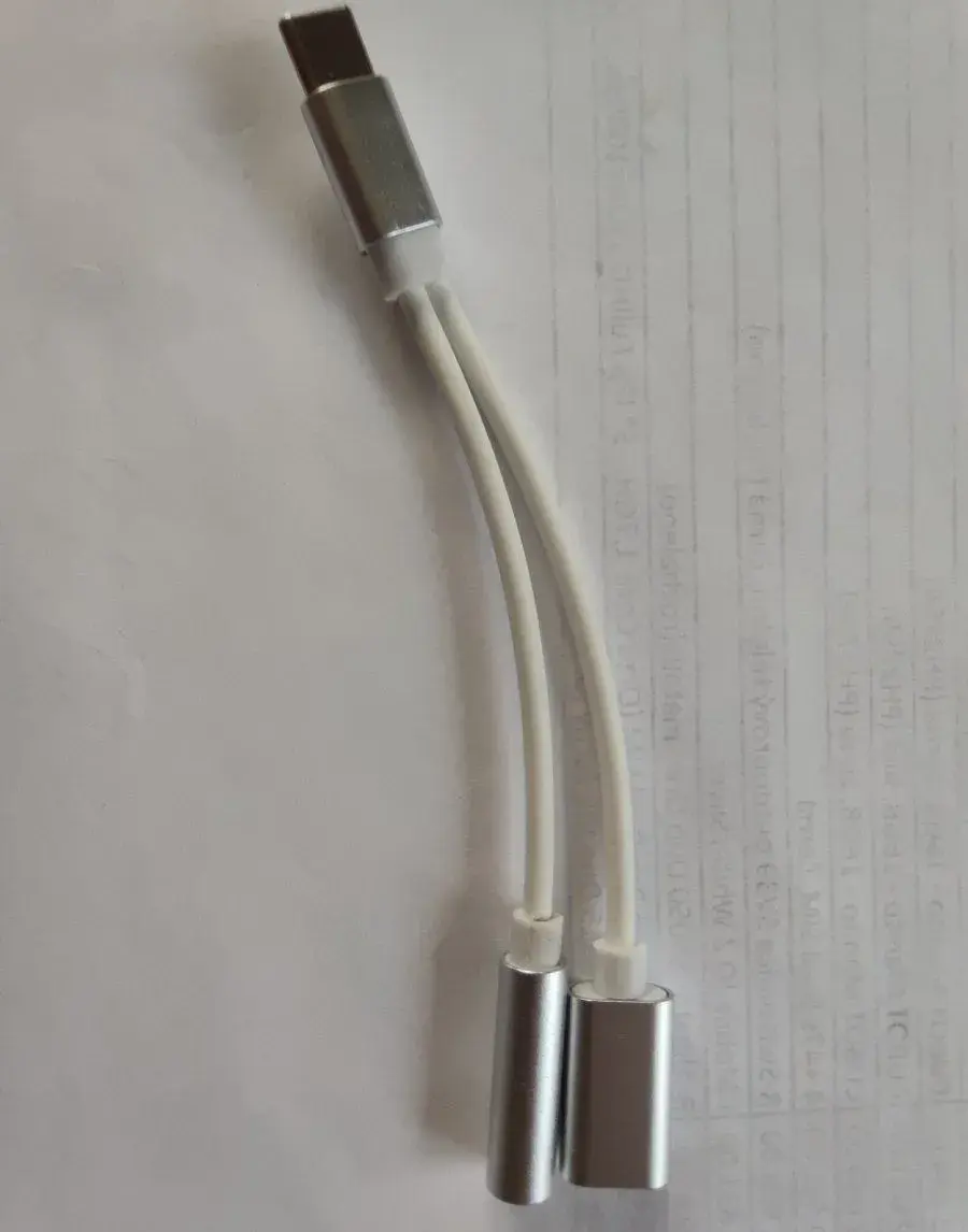 Převodník USB-C na jack 3,5mm + USB C nabíjení