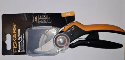 FISKARS P721 Plus PowerLever - Nůžky zahradní dvoučepelové