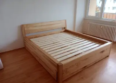 Jasanová postel se šuplíky