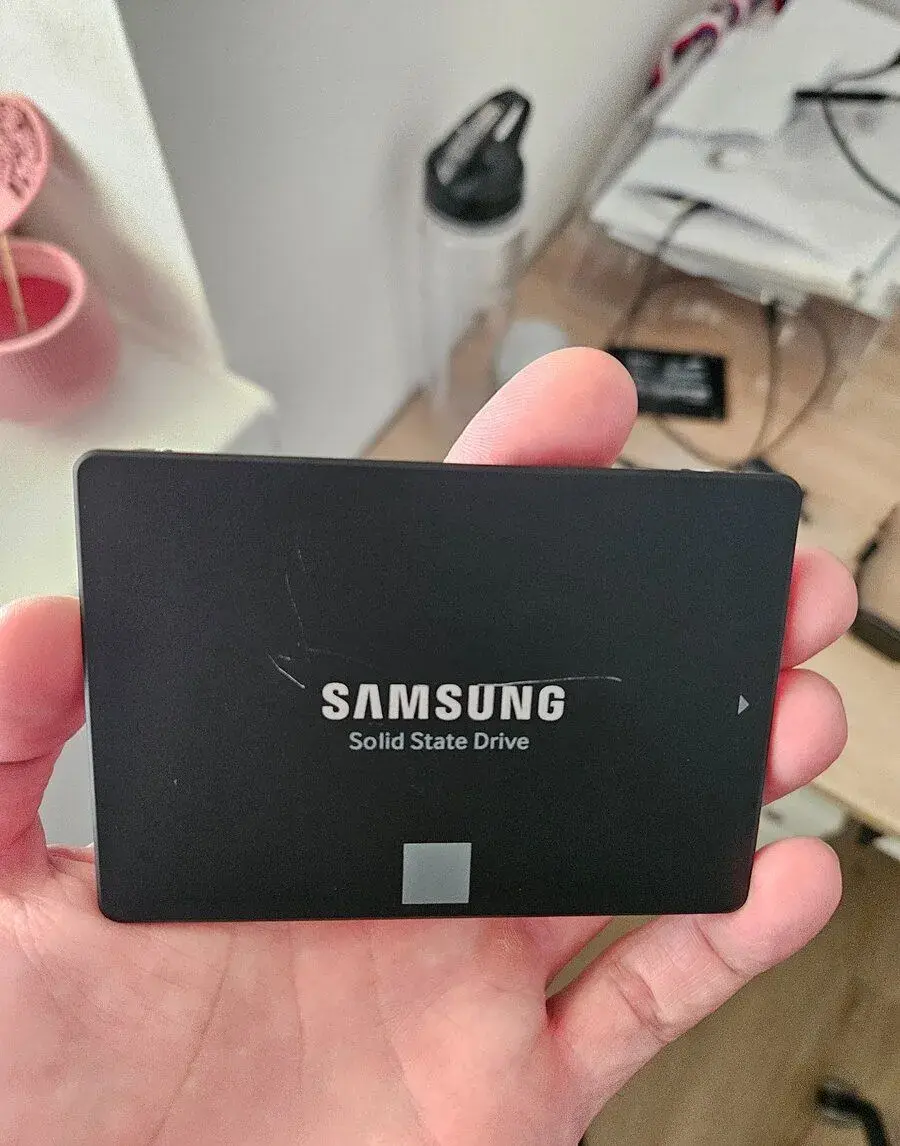 SSD disk SAMSUNG 870 EVO, 1TB, super stav a cena
