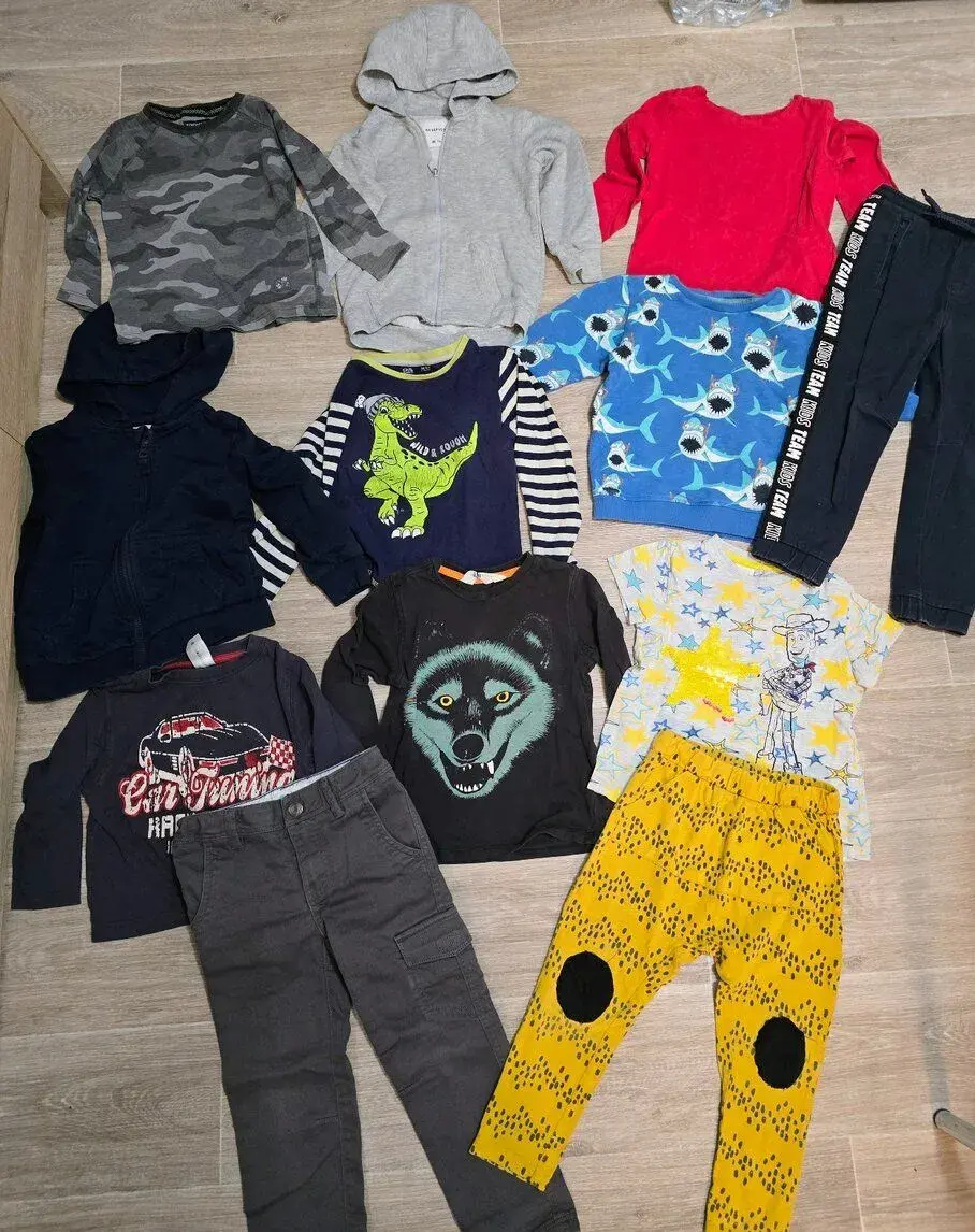 Pěkný balík 12 ks ,98/104,trička,mikiny,kalhoty atd