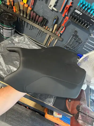 Sedlo aprilia Tuono 2015-2018
