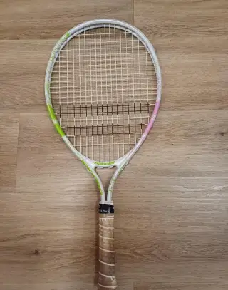 tenisová raketa