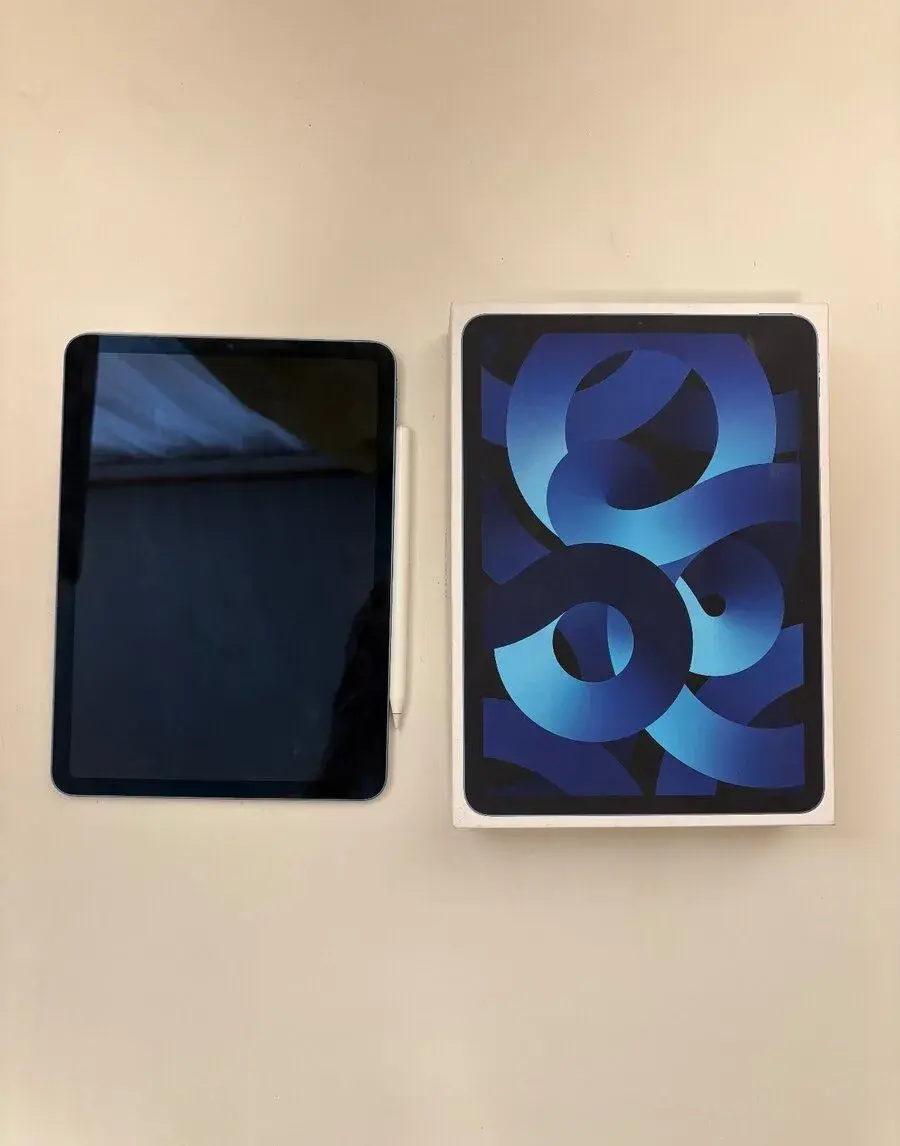 iPad Air 5 modrý + Apple Pencil 2 a příslušenství