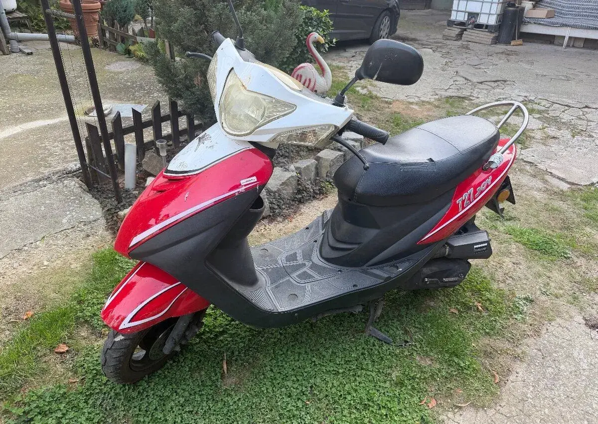 Skútr Romet 727 Joy 50 ccm – závada, motor běží