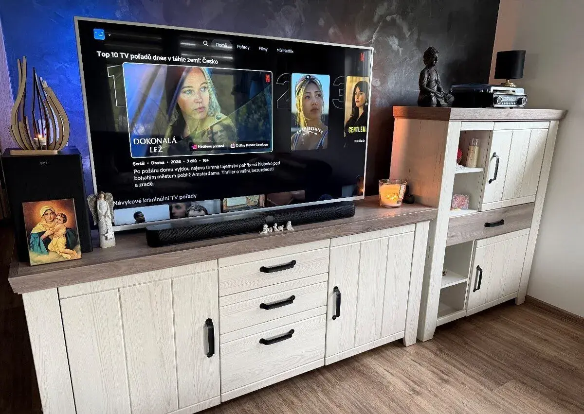 Designová obývací sestava / komody Cruz (bělená pinie / šedý