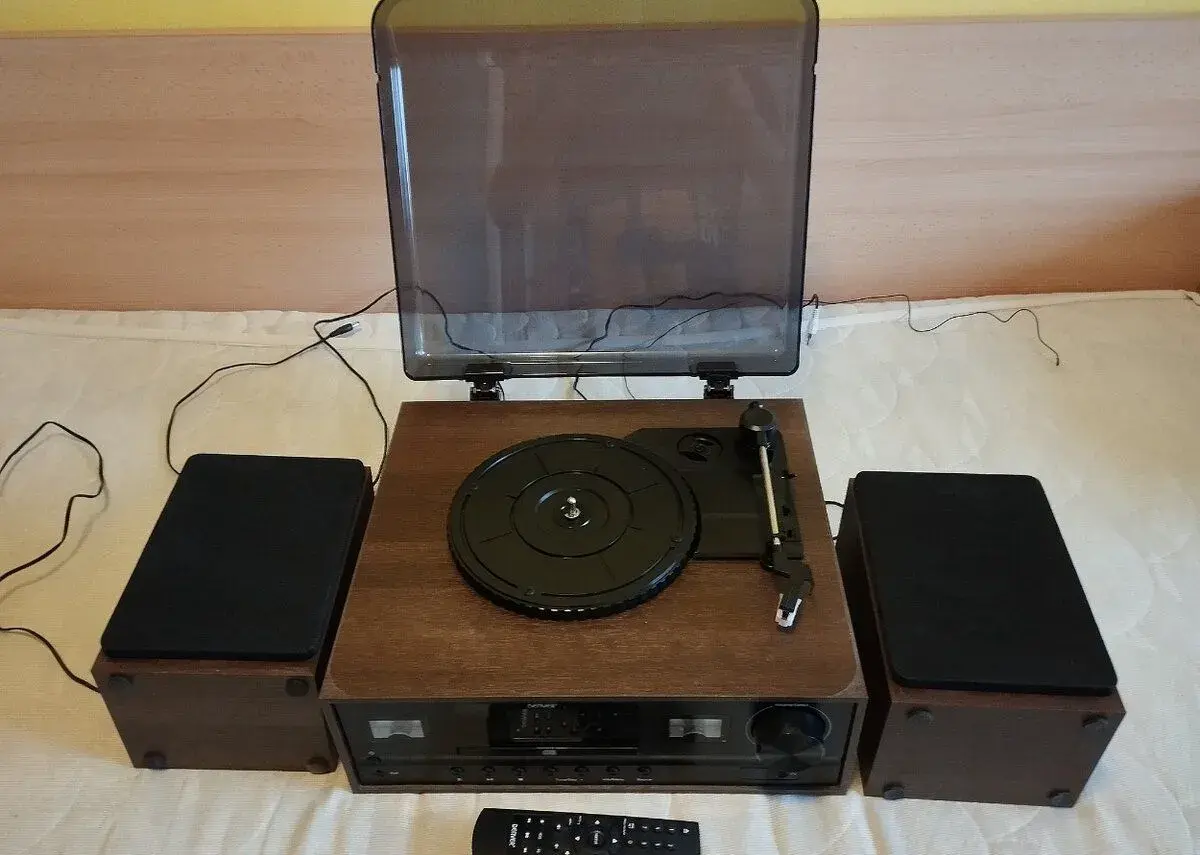Stylový retro mikrosystém s gramofonem Denver MRD-52Darkwood