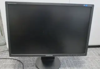 Starší monitor Samsung 2243BW