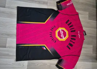 Oktagon dres kozma