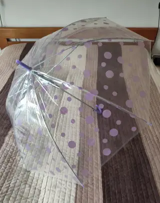 Igelitový deštník s puntíky - nepoužitý