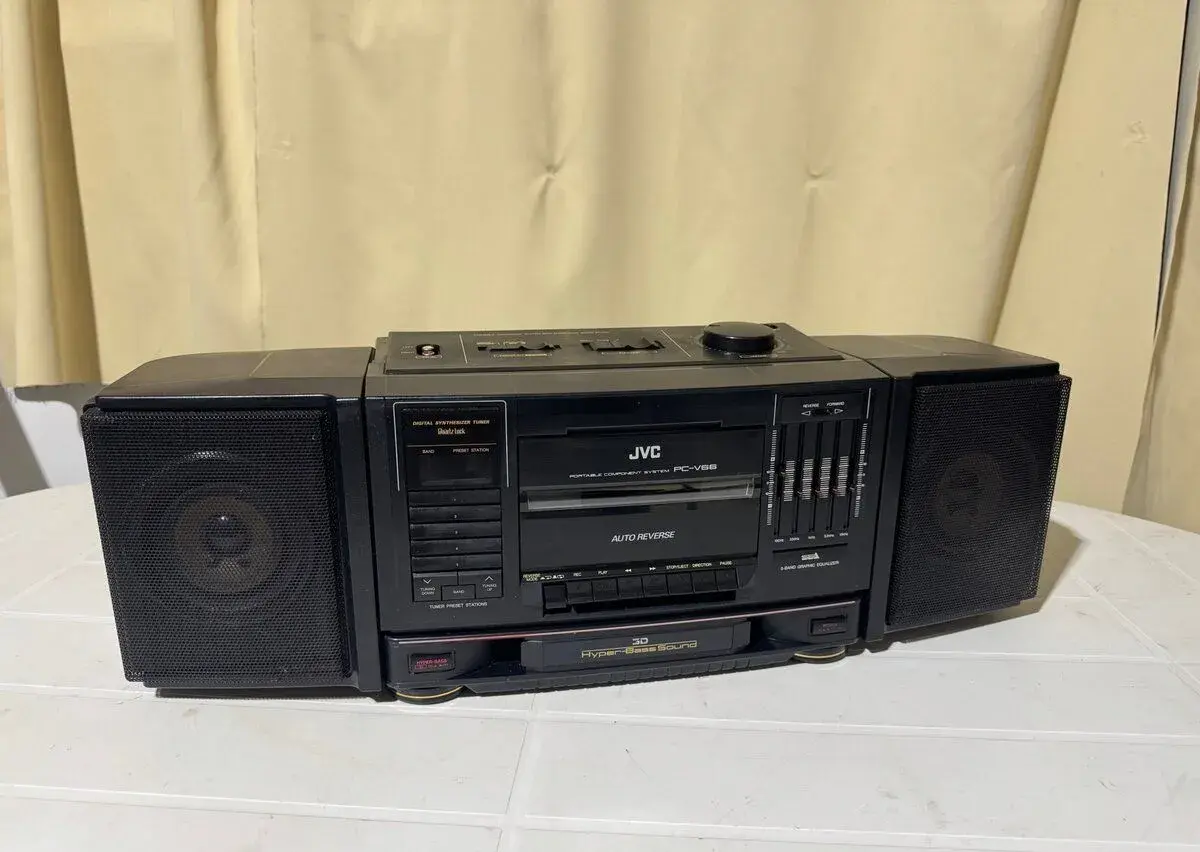 Radiomagnetofon JVC PC-V66 boombox, 3D Hyper-Bass, retro