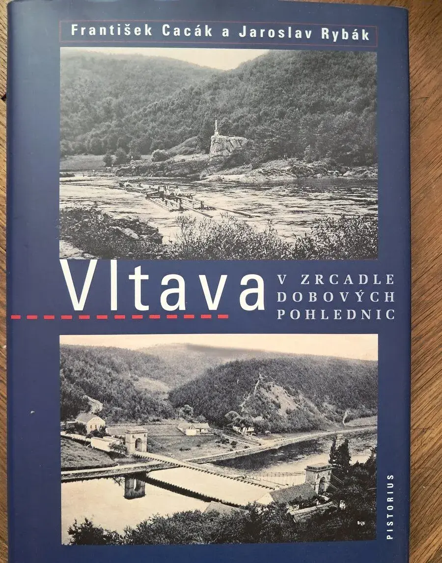 Vltava v zrcadle dobových pohlednic
