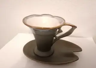 Hrneček s podšálkem