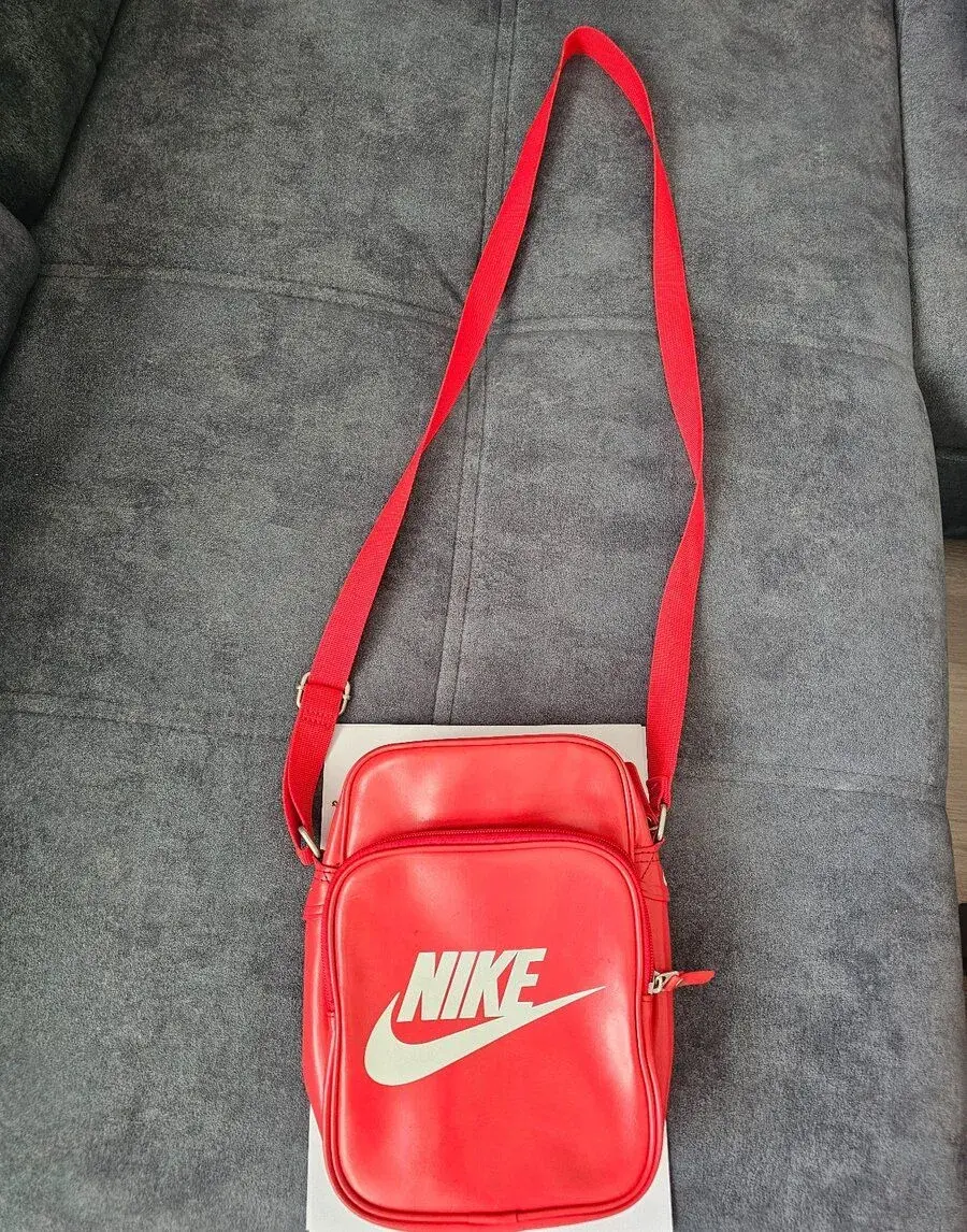 Taška pres rameno / dokladovka NIKE