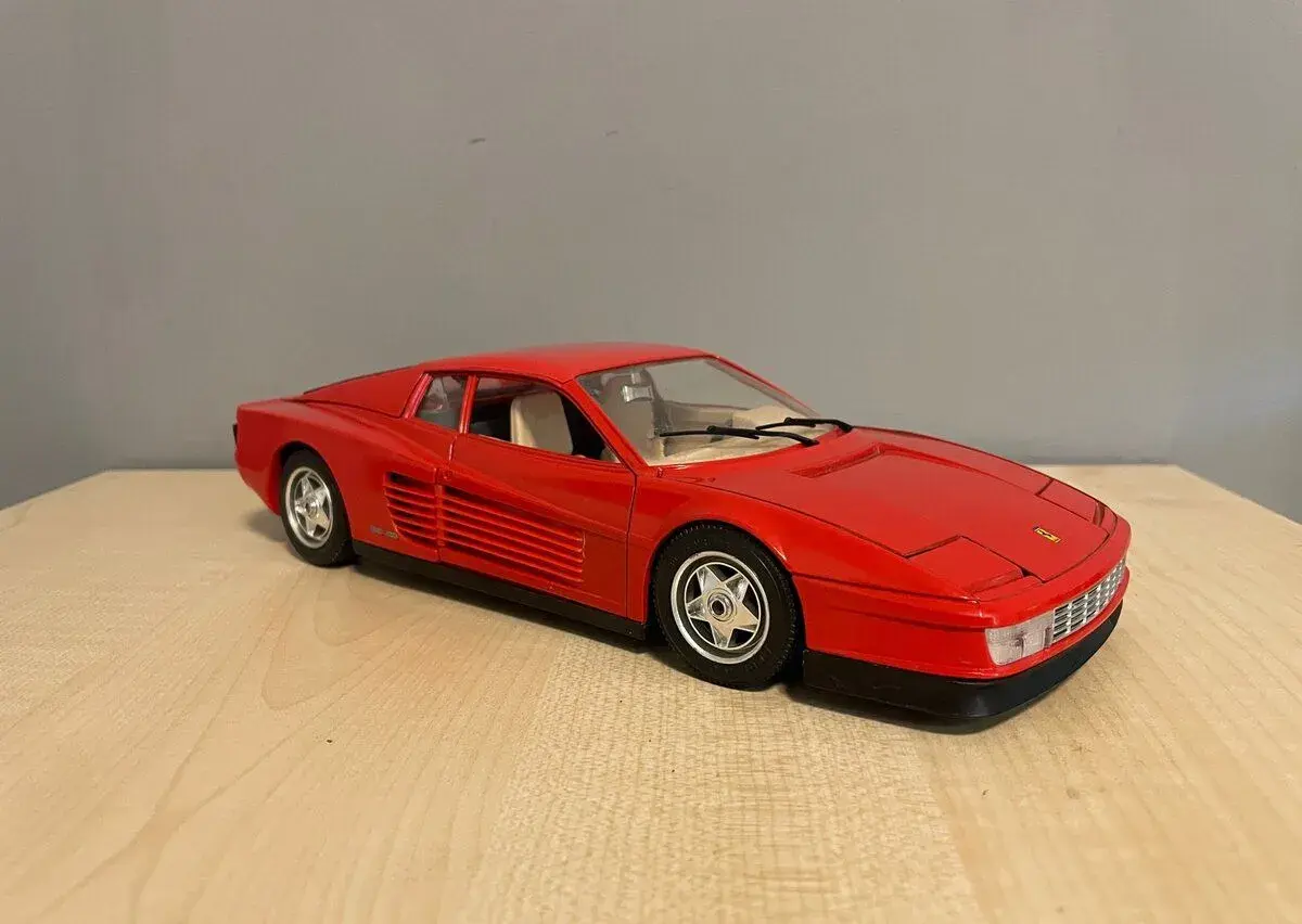 Ferrari Testarossa 1:18 Bburago