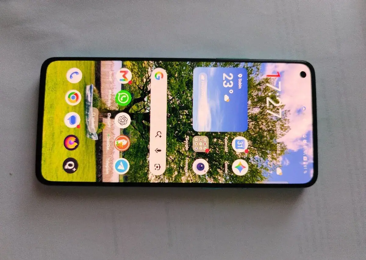 OnePlus 8T, 8 / 128 Gb , výborný stav