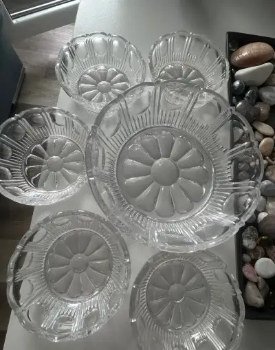 Lisované sklo