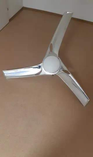 stropní světlo s ventilátorem