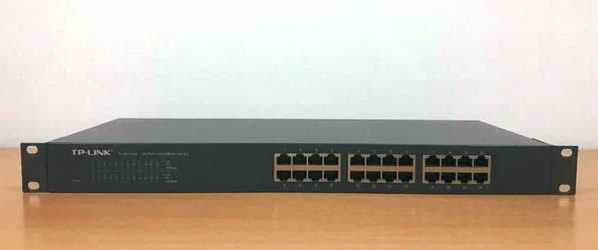 switch TP-Link TL-SF1024 - 24x 10/100Mbps/, 19" rack