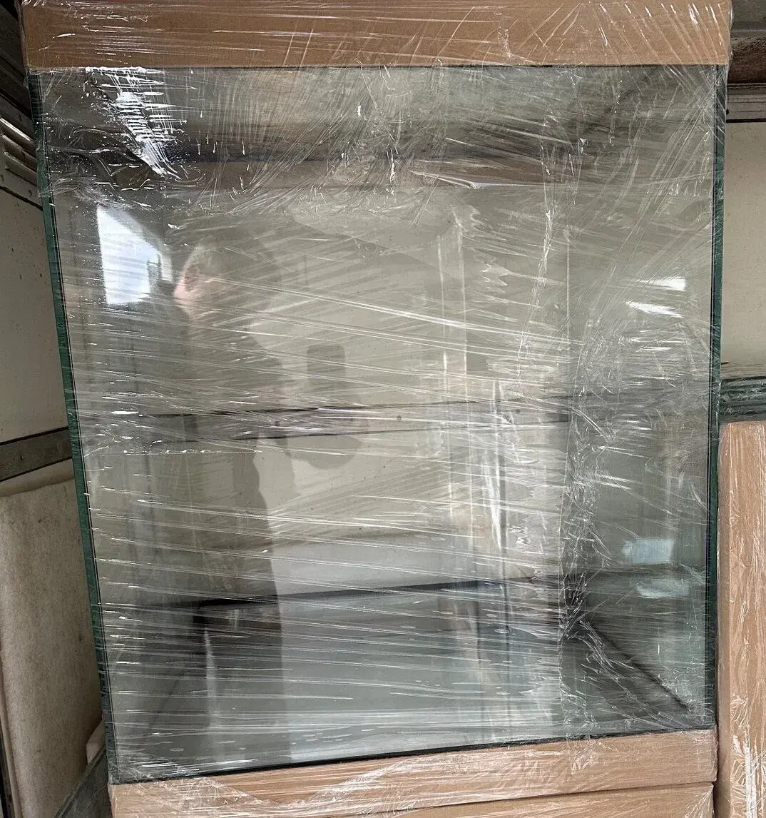 Terarium nové zabalené pro chameleona 50x50x8O a jiné stromo