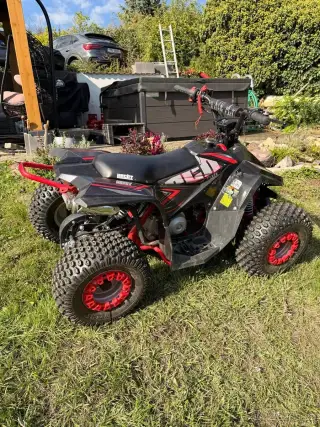 Benzínová čtyřkolka - HECHT 56110 RED