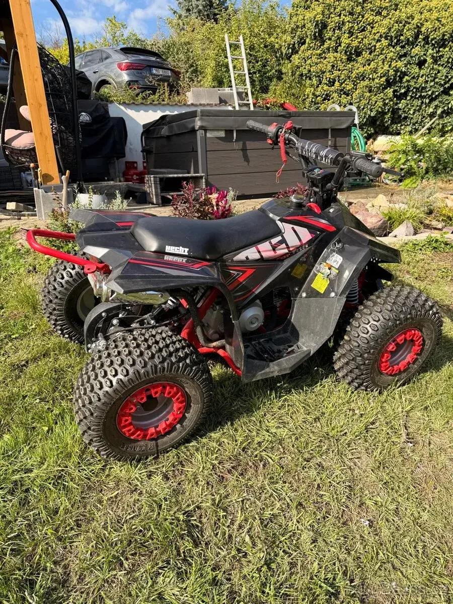 Benzínová čtyřkolka - HECHT 56110 RED