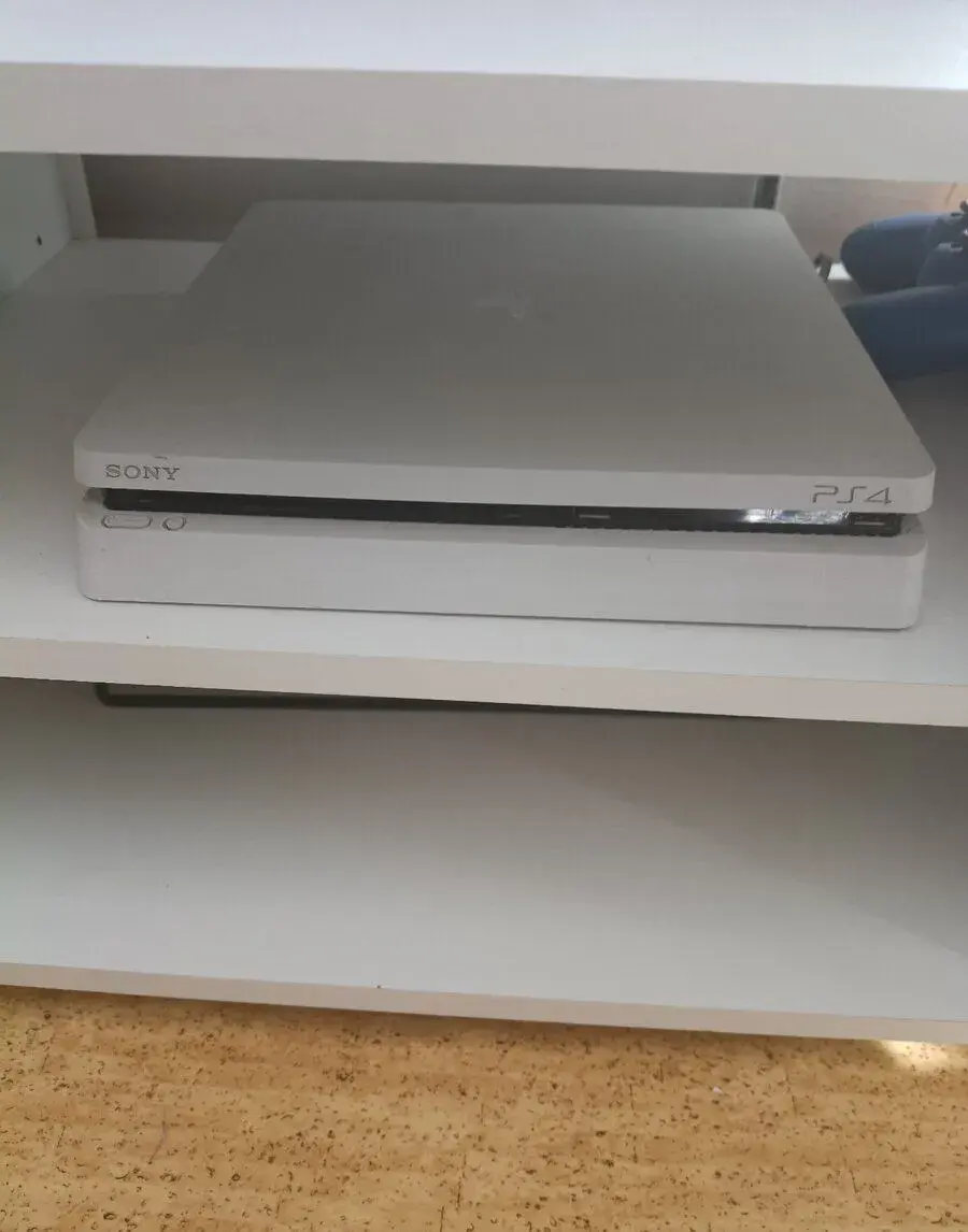 PlayStation 4 Slim, Ps4