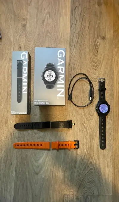 Garmin Forerunner 935 + 3 řemínky + kompletní příslušenství