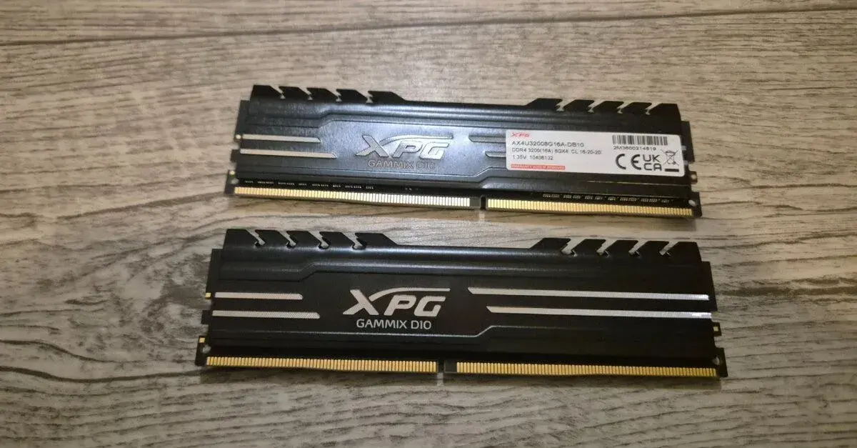 ADATA XPG Gammix D10 16GB [2x8GB 3200MHz DDR4 CL16 DIMM]